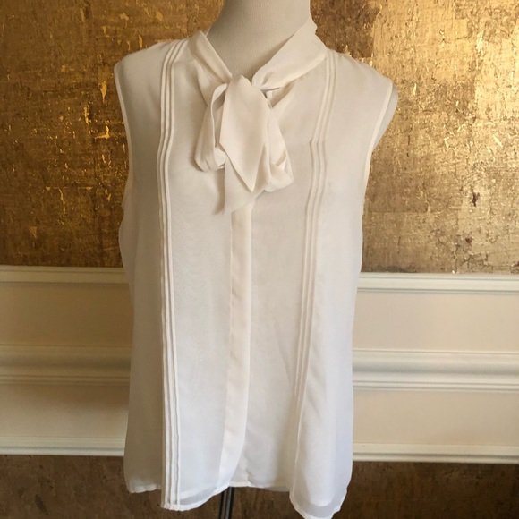 Karl Lagerfeld Tops - Karl Lagerfeld ivory tie front chiffon hidden buttons sleeveless blouse M